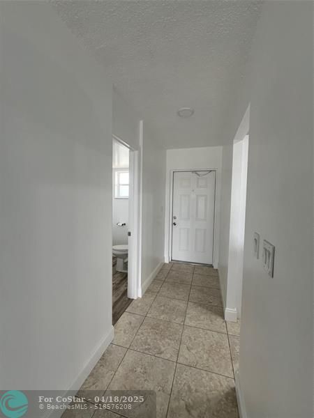 Building Photo - 2797 NE 51st St
