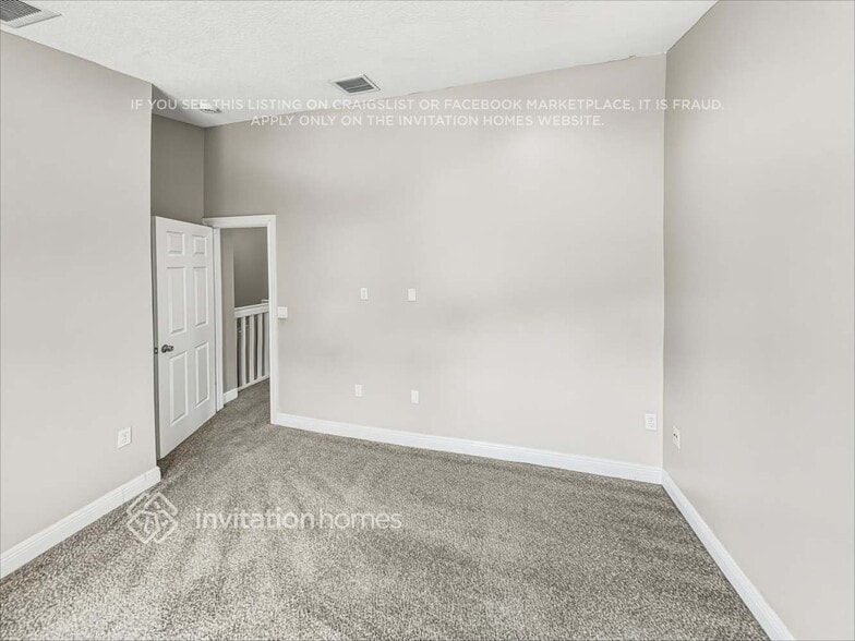 Building Photo - 4942 SW 66th Terrace