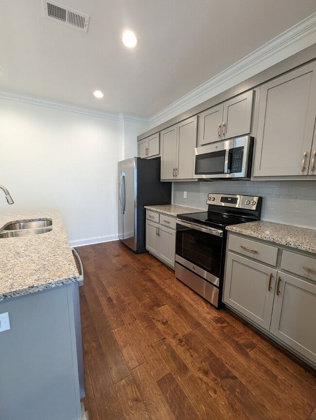 Building Photo - 353 Commonwealth Blvd