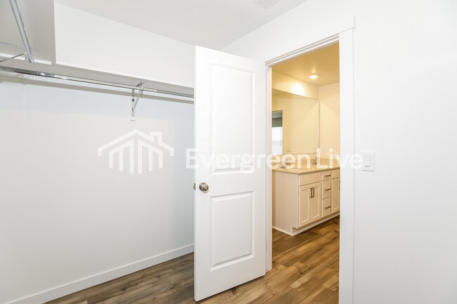 Building Photo - 2434 W Pollinator Dr