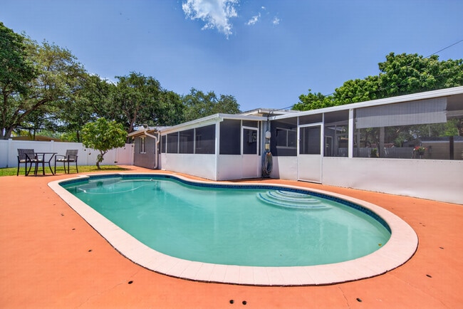 Building Photo - 211 S 57th Way