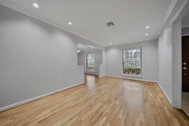 Building Photo - 1067 Lehman St