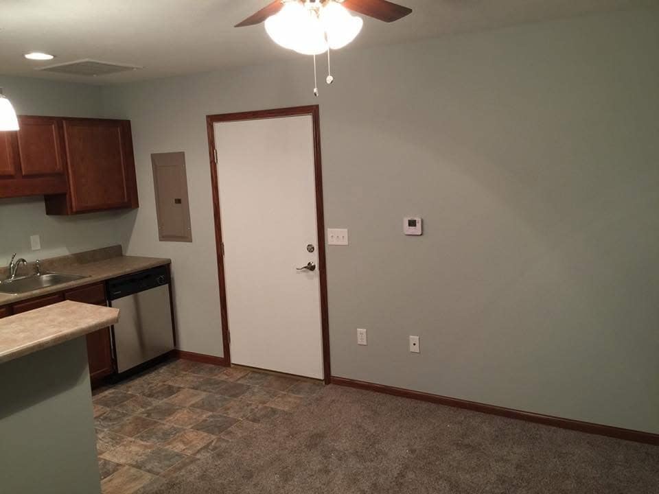 Building Photo - 1413 Hennessey St
