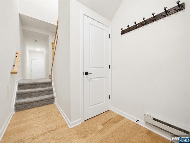 Building Photo - 44 Leahy Dr