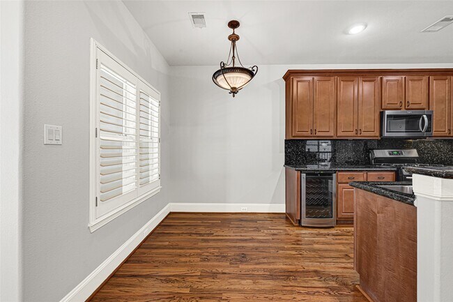 Building Photo - 5206 Washington Ave