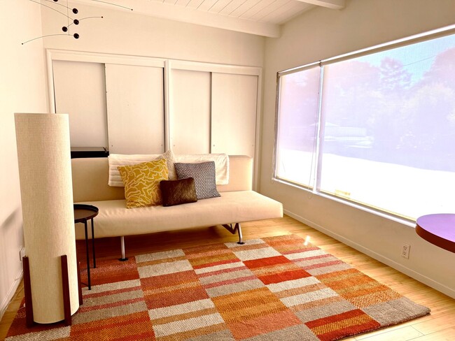 Building Photo - Charming Hollywood Hills–Adjacent 2BR Home w/ Garage | Prime 90046 Location