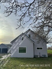 Building Photo - 961 N Main St