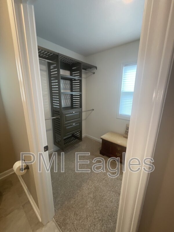 Building Photo - 1142 Old Charlotte Trace