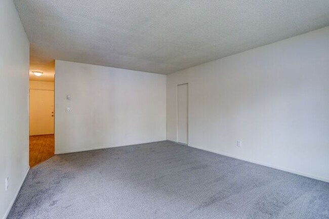 Building Photo - Look no Further, Tyee offers a SUPER 2bed/...