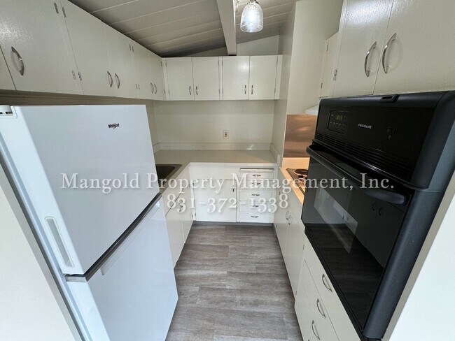 Building Photo - 561irv