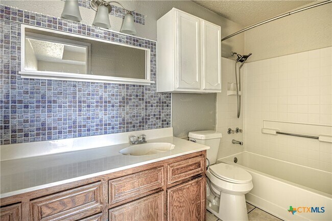 Building Photo - 3805 Riverrock Dr