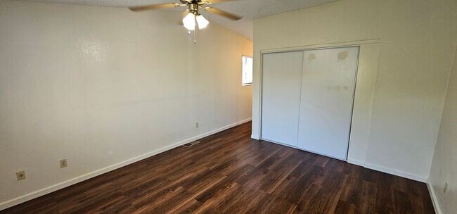Building Photo - Updated 3-Bedroom Sparks Home | 1,500+ Sq Ft | 2.5 Baths | Fireplace | Fenced Yard | $2,400