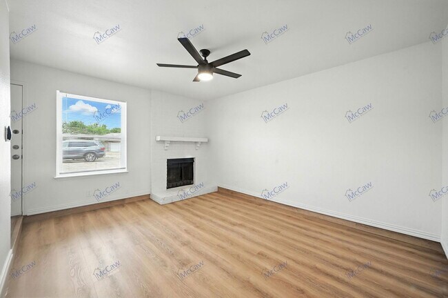 Building Photo - 730 Bluebonnet Dr