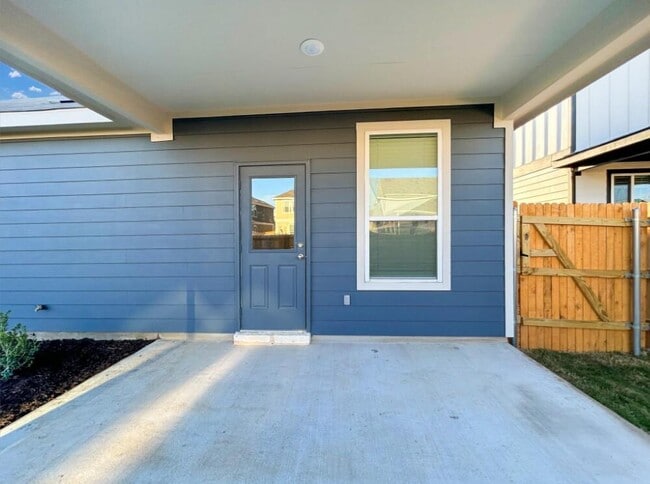 Building Photo - 1620 Brimhurst Dr