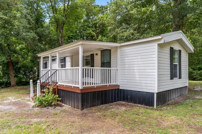 Building Photo - 2061 Center Ct SW