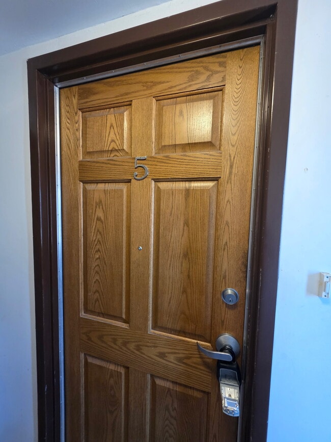 Building Photo - 230 S Dubuque St