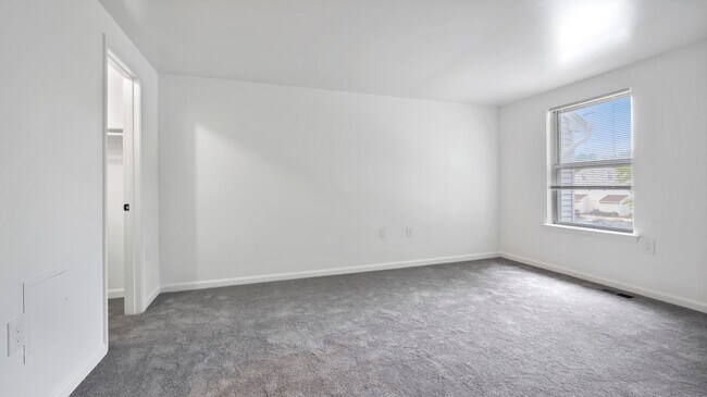 Building Photo - 4389 Pembrook Village Dr