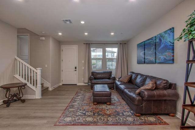 Building Photo - 1089 Delpy View Point