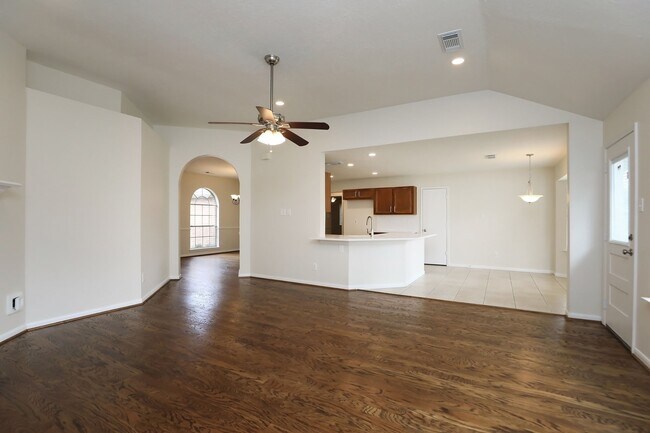 Building Photo - 14215 Cypress Valley Dr