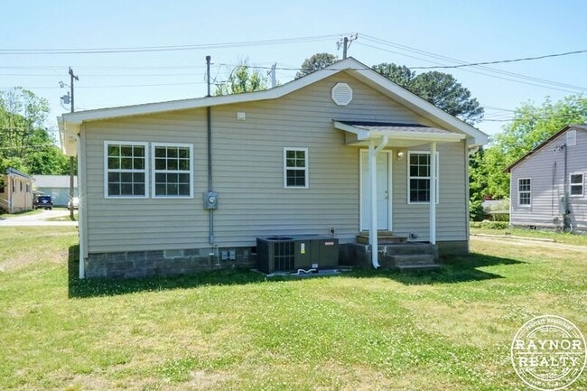 Building Photo - 201 Smith Dr