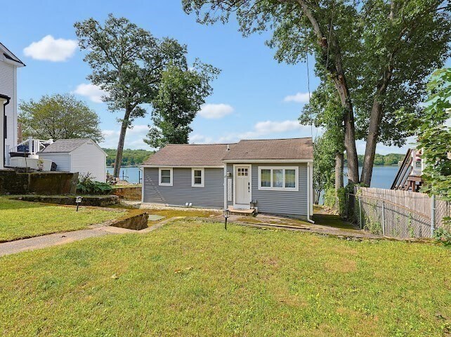Building Photo - 47 Lakeshore Dr
