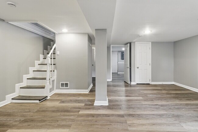 Building Photo - 809 Jefferson St NW