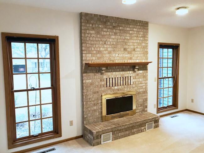 Building Photo - 12193 Lily St NW