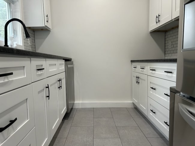 Building Photo - 21 Cemetery St