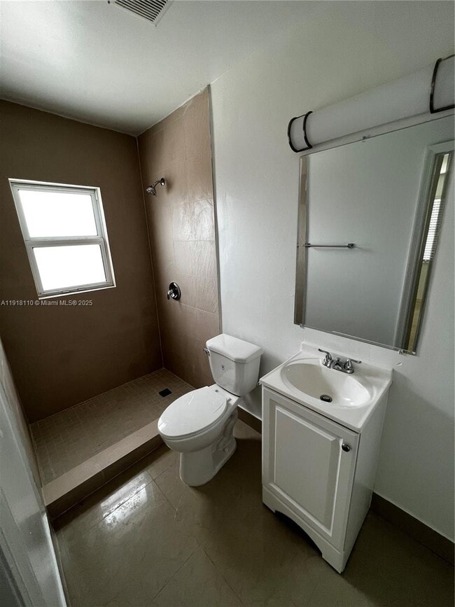 Building Photo - 2971 SW 38th Ave