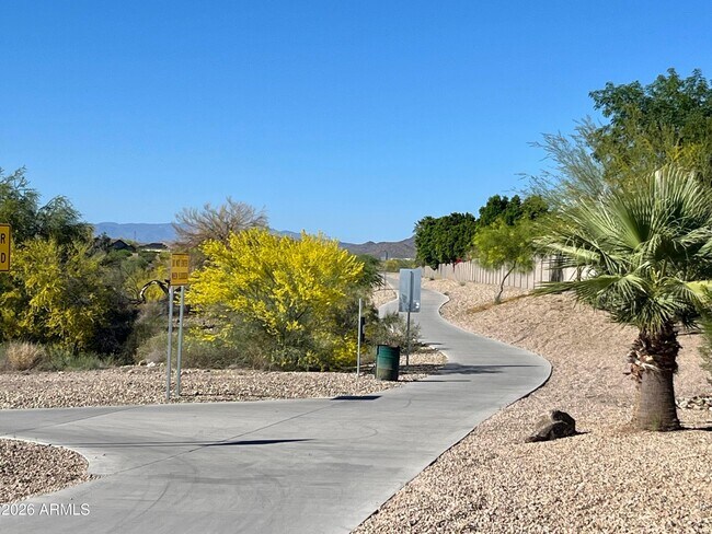 Building Photo - 7439 W Crest Ln