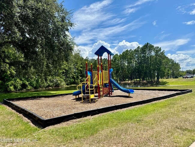 Building Photo - 450 Sherwood Oaks Dr
