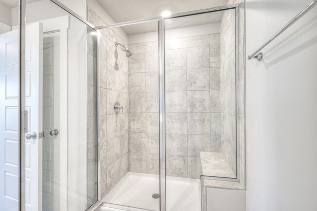 Building Photo - 531 Swanholme Dr