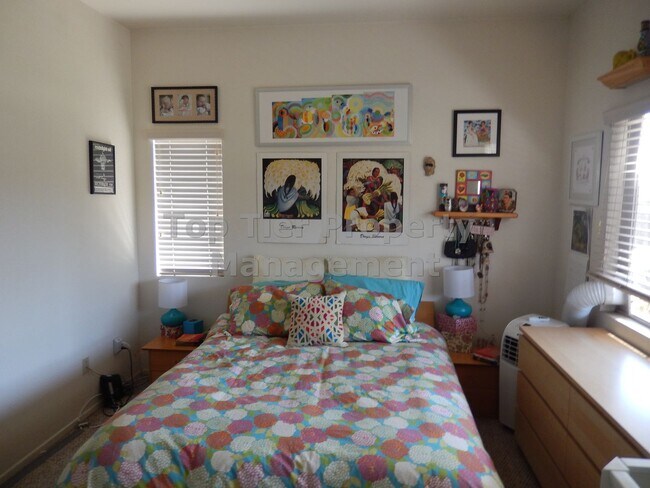 Building Photo - ****Beautiful 2 bed/2 bath Townhouse in Carlsbad - Great Location - Available 06/21****