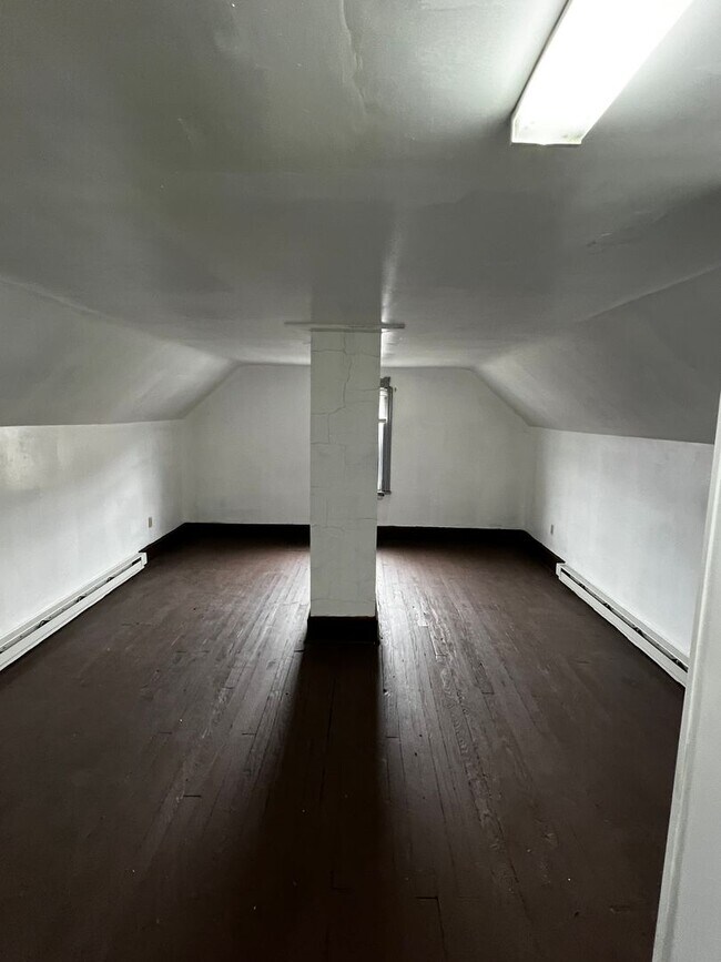 Building Photo - 21-23 Locust St