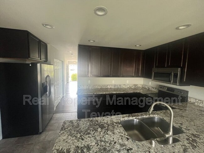 Building Photo - 289 15th St