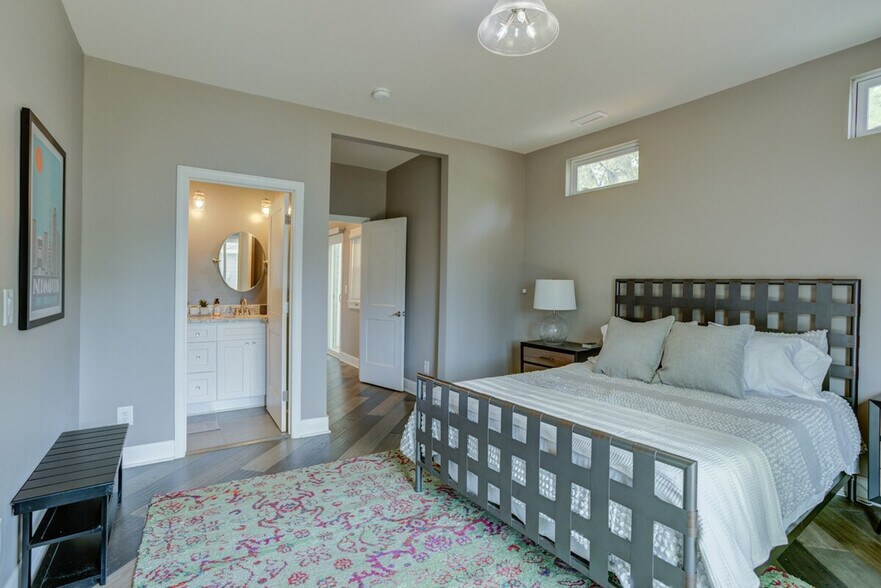 Building Photo - 373 E Morris St