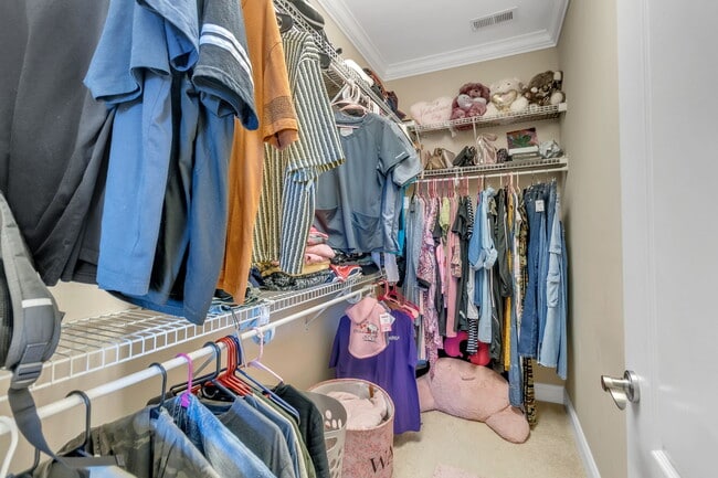 Building Photo - 124 Gallery Dr