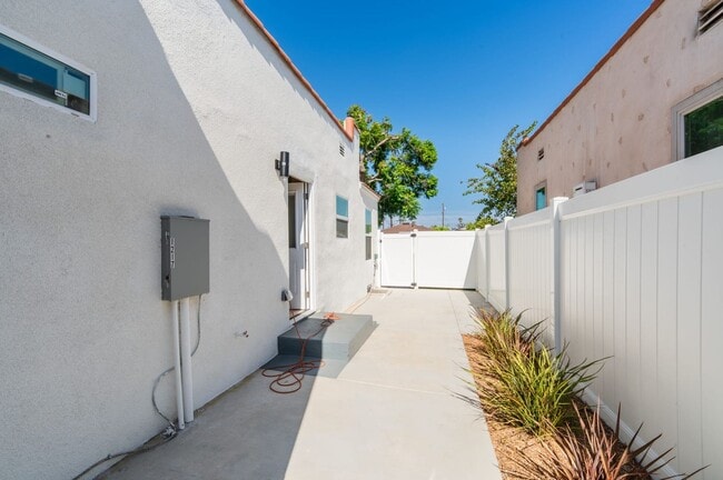 Building Photo - 1217 Beech Ave