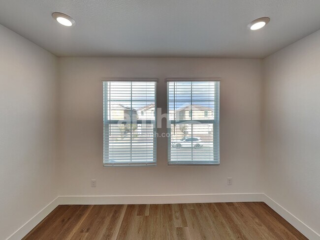 Building Photo - 9190 Aaron Pointe Ct