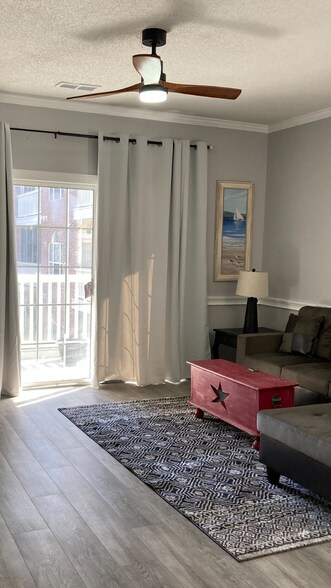 Building Photo - 4231 Hibiscus Dr