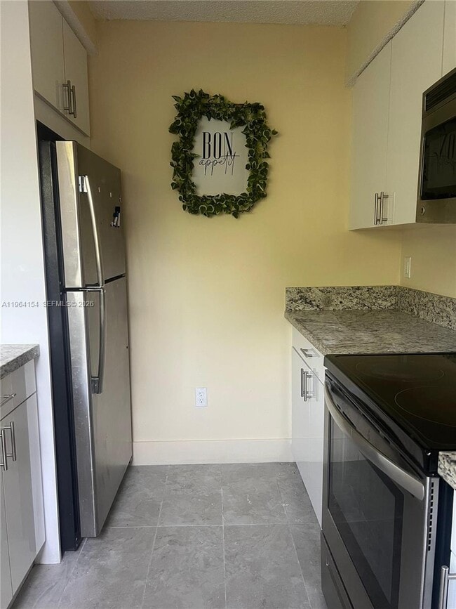 Building Photo - 805 N Franklin Ave