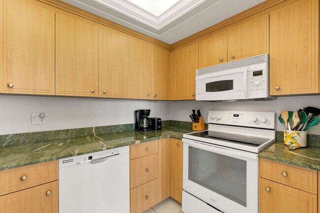 Building Photo - 58 N Collier Blvd