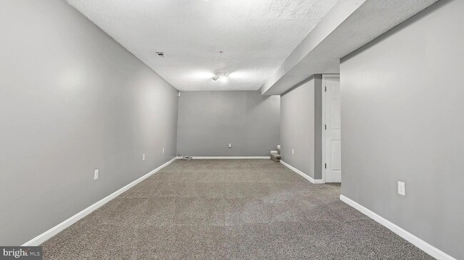 Building Photo - 14101 Kathleen Ln