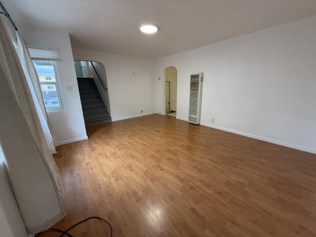 Building Photo - 2 bedroom in Oakland CA 94605