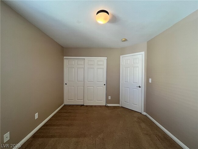 Building Photo - 548 Ivy Spring St