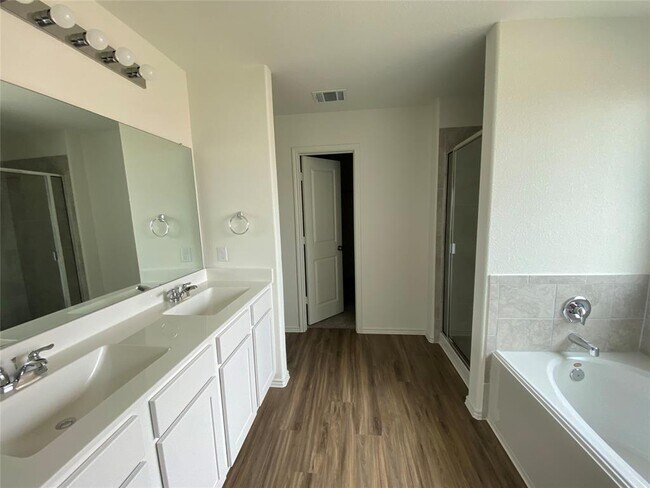 Building Photo - 514 Colthorpe Ln