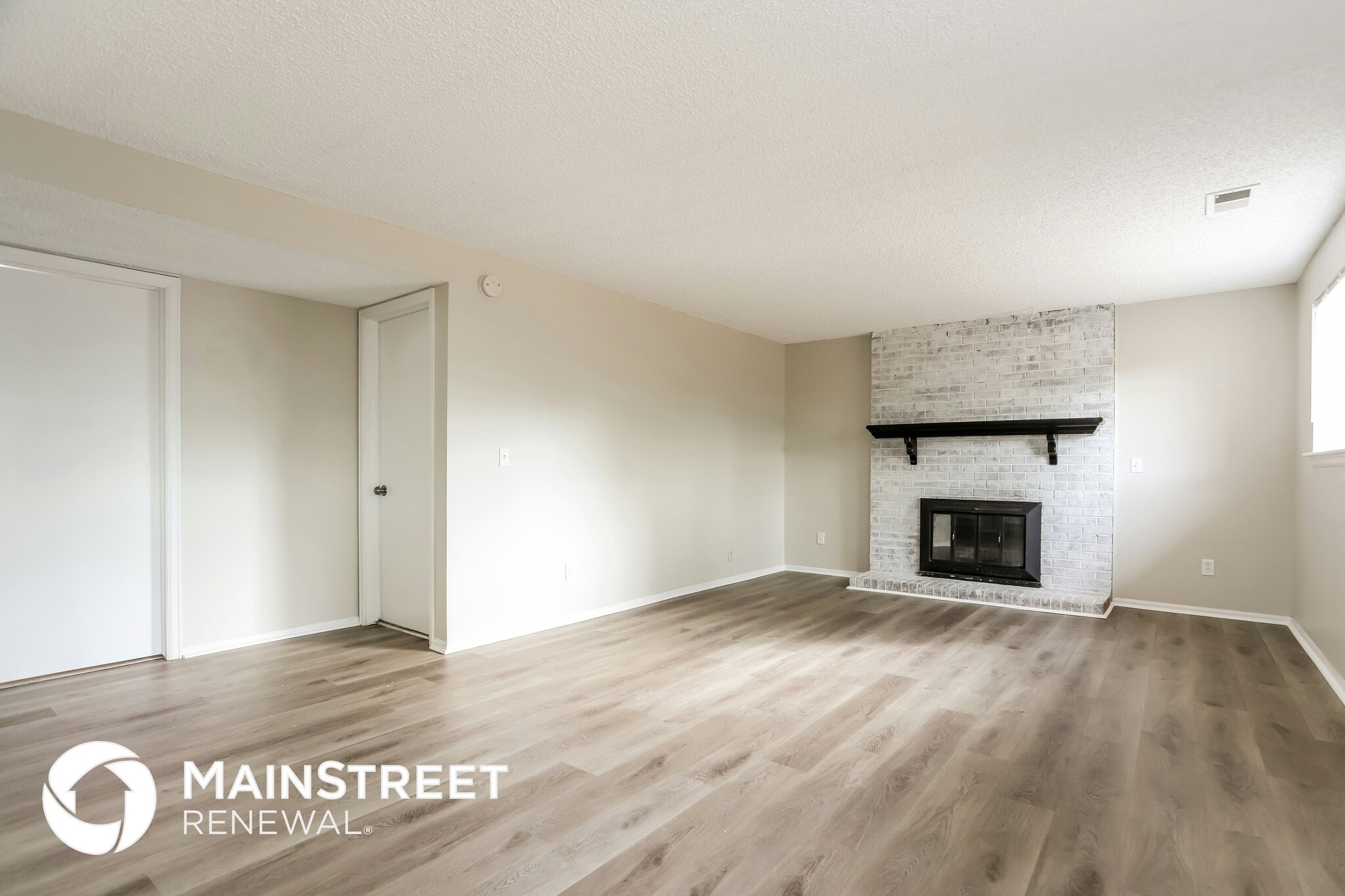 Building Photo - 1656 S Quintero Way