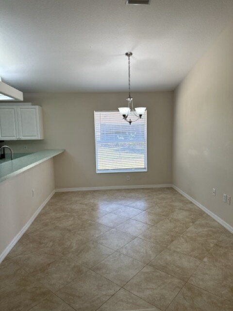 Building Photo - Spacious 2-Bed, 2-Bath Home in Venice with...