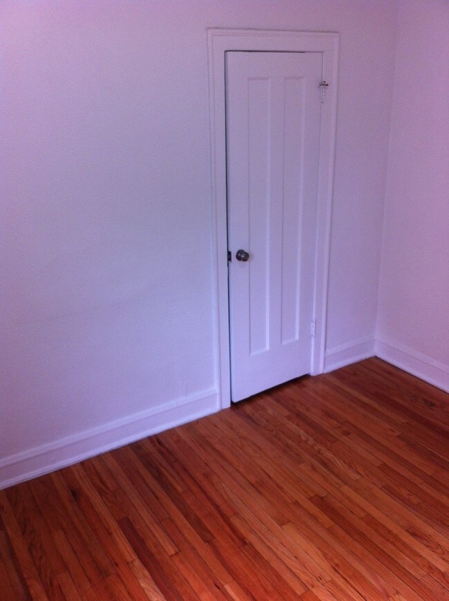 Building Photo - 8001 S Ellis Ave