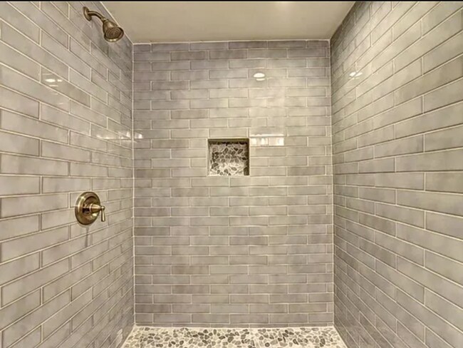 Building Photo - Spacious 5BR/3.5 BA Renovated Home Near Beltline with Off-Street Parking